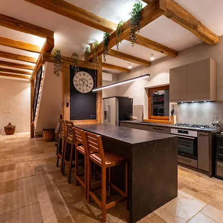 Holiday home My Dalmatia - Authentic Fisola With Private Infinity Pool And Sea View *